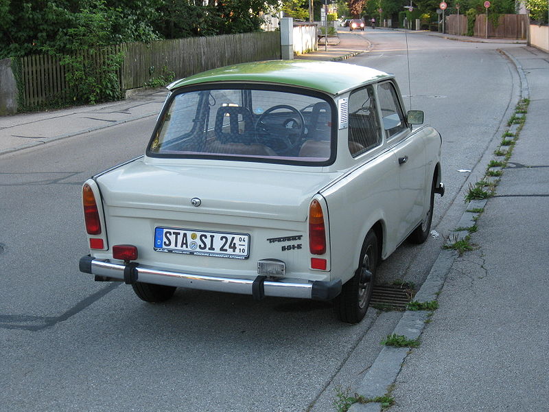 800px-trabant_stasi.jpg